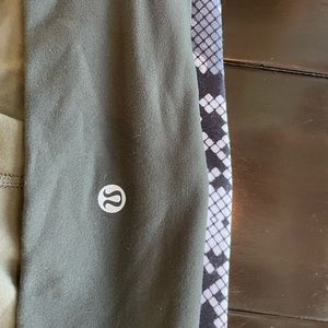 Lulu lemon yoga pants.  Size 6